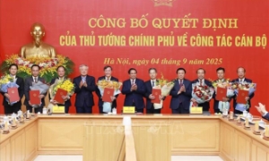 Thủ tướng Chính phủ: Xây dựng đội ngũ cán bộ, công chức bản lĩnh, vững vàng