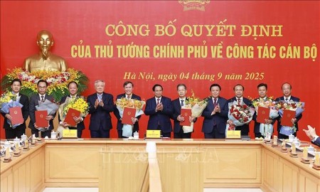 Thủ tướng Chính phủ: Xây dựng đội ngũ cán bộ, công chức bản lĩnh, vững vàng