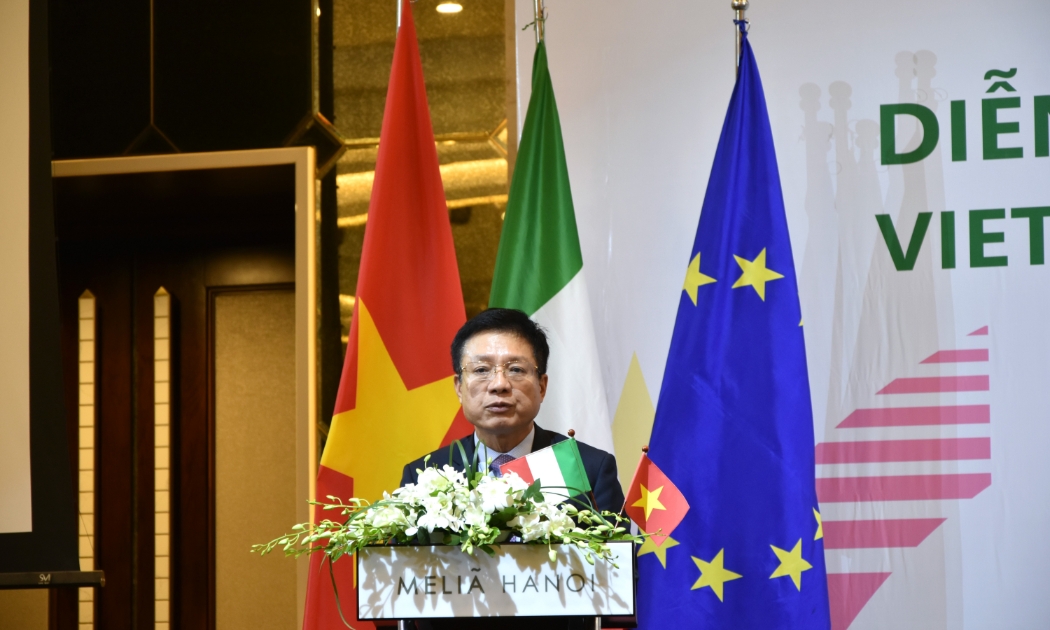 Thứ trưởng Bộ Tài chính Hồ Sỹ Hùng phát biểu tại Diễn đàn Doanh nghiệp Việt Nam Italia vào ngày 4/9 tại Hà Nội. Ảnh: Bộ Tài chính.