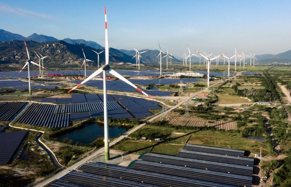 Phát triển đồng bộ, hợp lý và đa dạng hóa các loại hình năng lượng, ưu tiên năng lượng tái tạo.