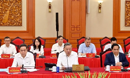 Bộ Chính trị cho ý kiến về công tác chuẩn bị Đại hội Đảng bộ Mặt trận Tổ quốc, các đoàn thể Trung ương
