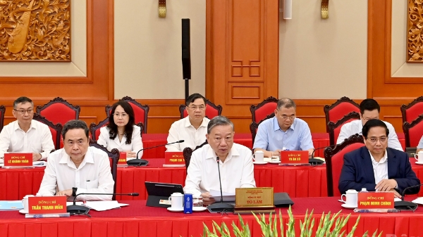 Bộ Chính trị cho ý kiến về công tác chuẩn bị Đại hội Đảng bộ Mặt trận Tổ quốc, các đoàn thể Trung ương