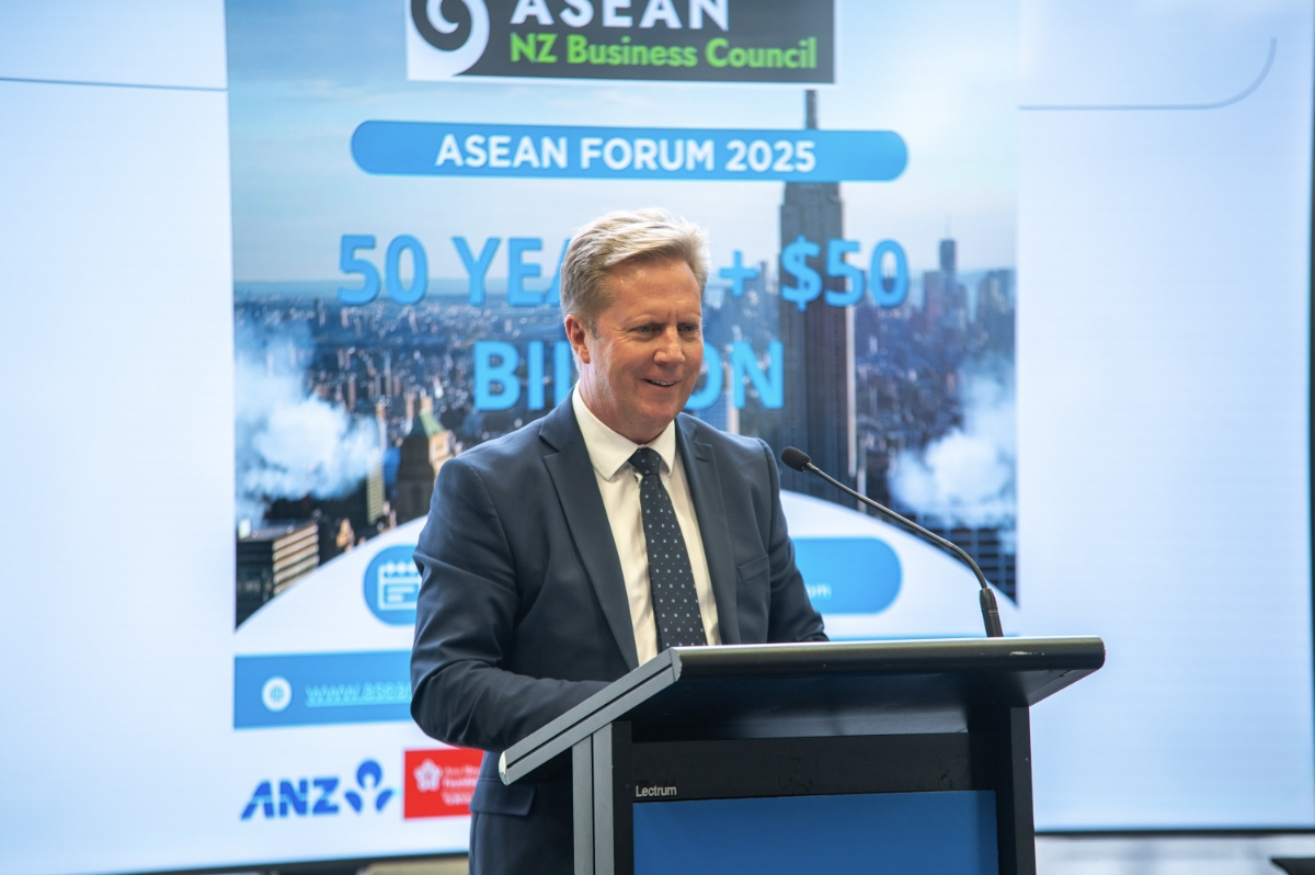 Bộ trưởng Thương mại và Đầu tư Todd McClay phát biểu tại Diễn đàn.