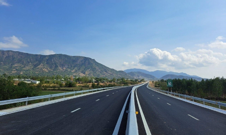 Đẩy nhanh tiến độ các hạng mục dự án thành phần cao tốc Bắc - Nam phía Đông qua Hà Tĩnh và Quảng Trị