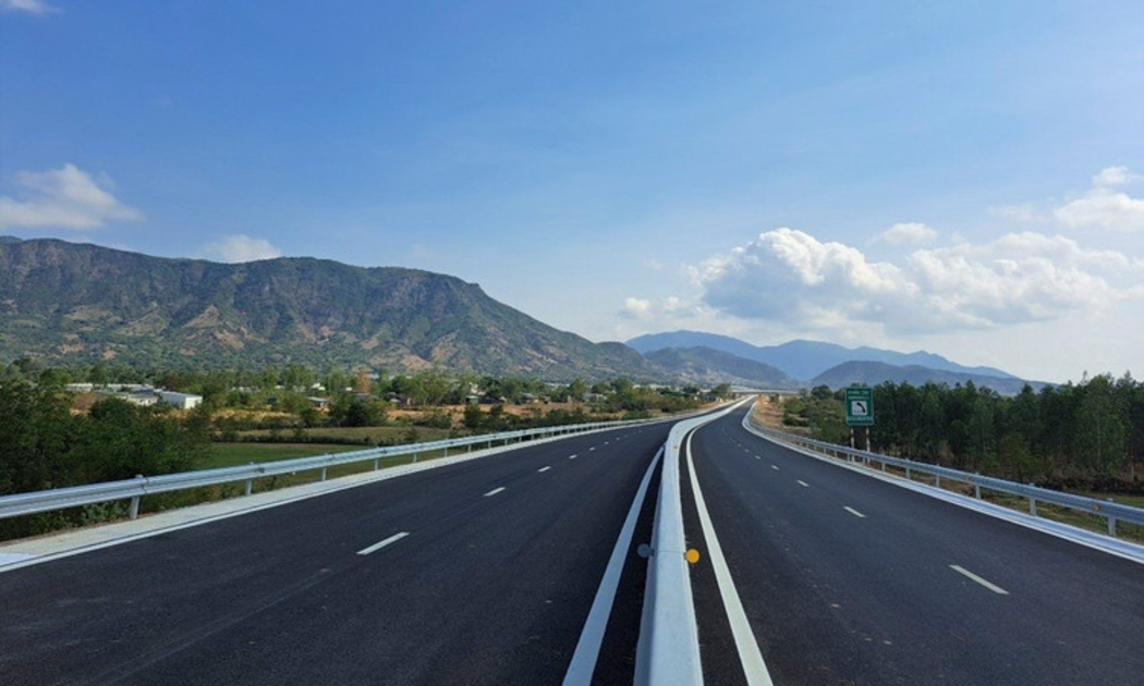 5 dự án thành phần đường bộ cao tốc Bắc - Nam phía Đông trên địa bàn các tỉnh Hà Tĩnh, Quảng Trị có tổng mức đầu tư hơn 49.000 tỷ đồng.
