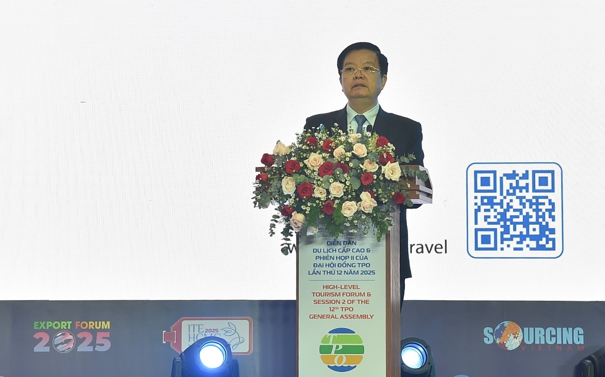 Phó Thủ tướng Mai Văn Chính phát biểu tại Diễn đàn Du lịch cấp cao năm 2025. Ảnh: VGP