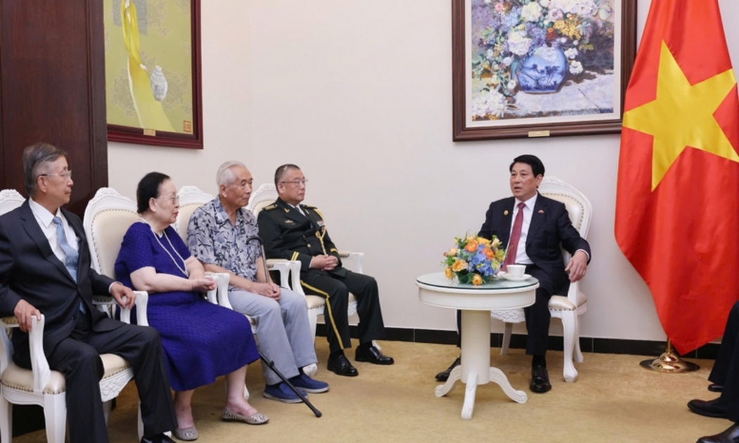 Chủ tịch nước Lương Cường tiếp gia đình các nhân sỹ hữu nghị Trung Quốc.