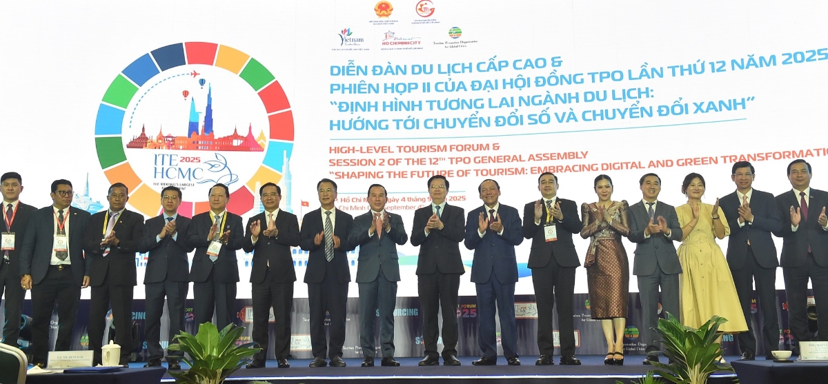 Phó Thủ tướng Mai Văn Chính và các đại biểu tham dự diễn đàn. Ảnh: VGP.