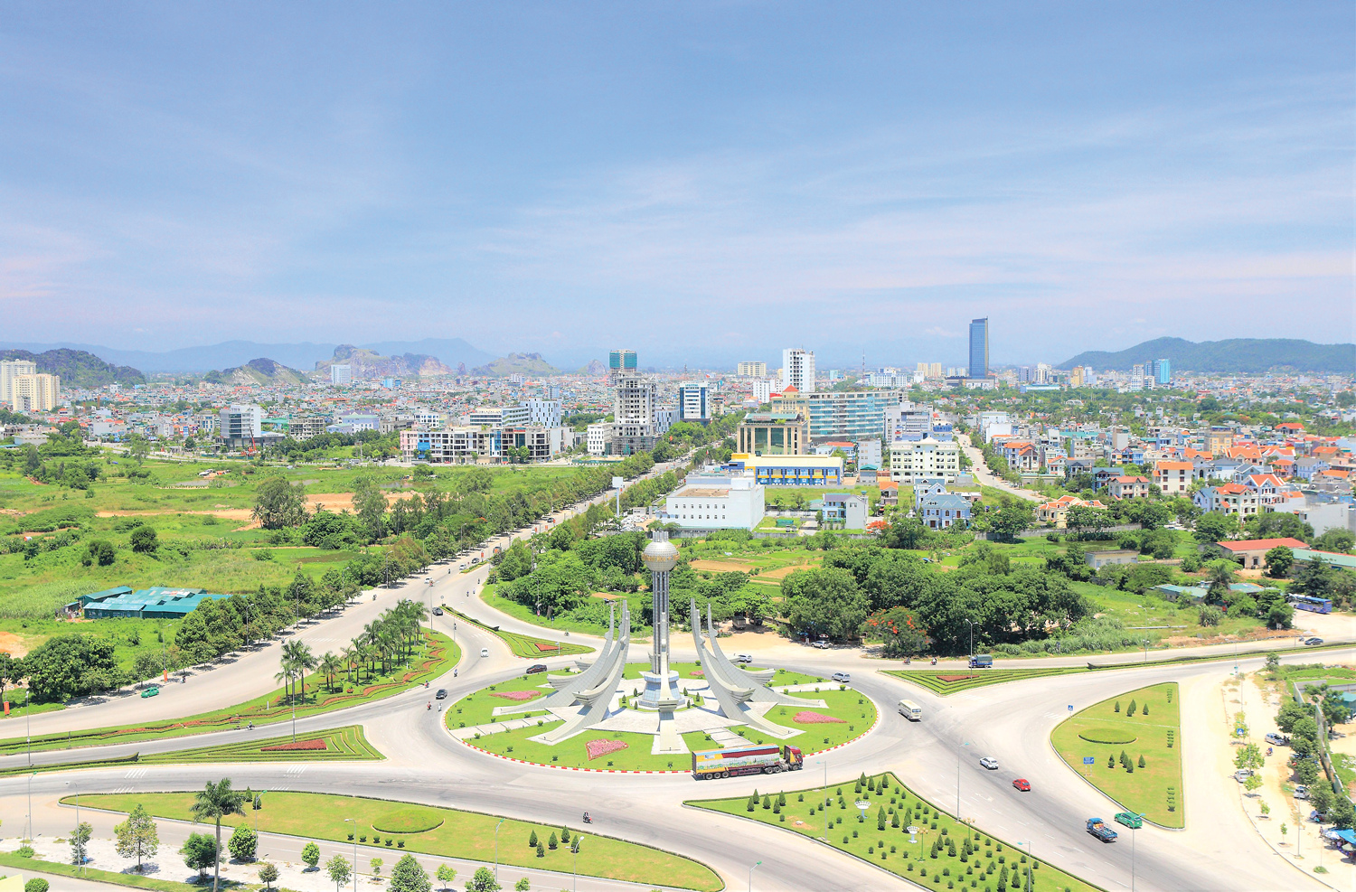 Thanh Hóa hôm nay đang bước tiếp trong kỷ nguyên vươn mình với tư thế vững vàng, với tâm thế chủ động và tầm nhìn dài hạn