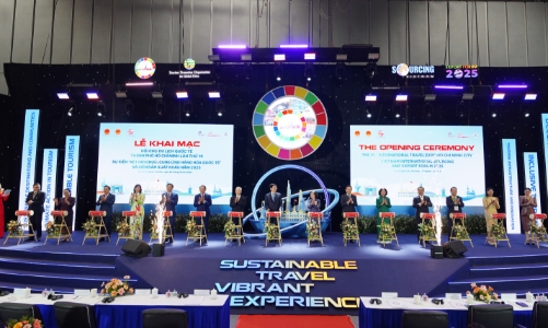 Du lịch và xuất khẩu song hành: “Đôi cánh” đưa Việt Nam vươn xa trong bối cảnh mới 