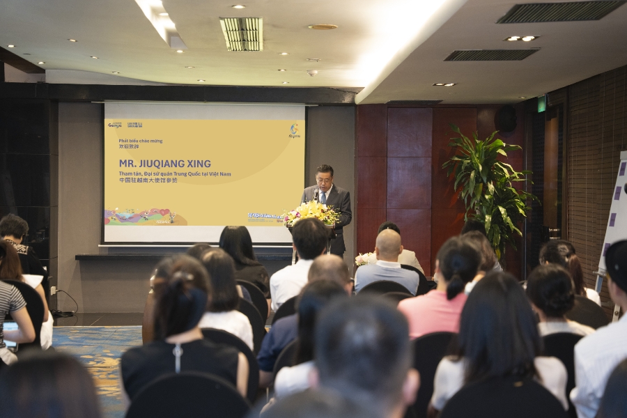 Ông Hình Cửu Cường, Tham tán Đại sứ quán Trung Quốc tại Việt Nam, phát biểu tại sự kiện.