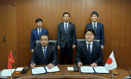 Việt Nam - Nhật Bản ký hợp tác giảm nhẹ rủi ro thiên tai, thích ứng với biến đổi khí hậu
