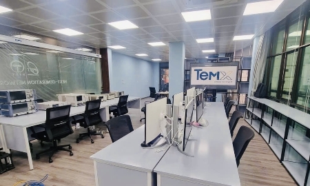 Là trường đại học đầu tiên tại Việt Nam có đủ năng lực đáp ứng các yêu cầu cao trong nghiên cứu thiết bị vệ tinh tầm thấp, PTIT sẽ bố trí một cơ sở riêng biệt trong khuôn viên trường để đặt Trung tâm mới.