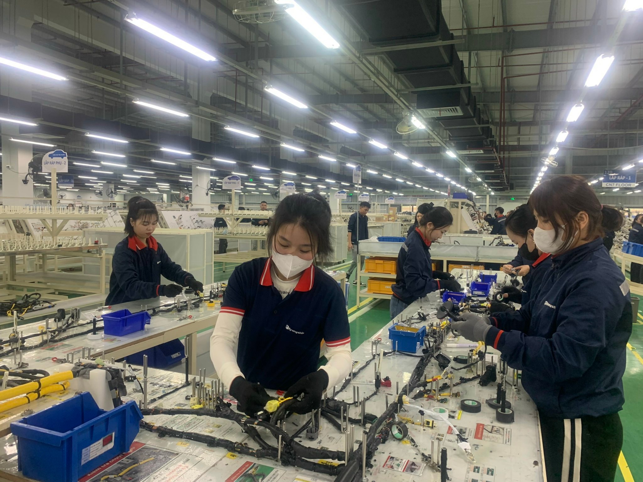 Lao động nữ đang làm việc tại Công ty Điện tử Kysungsin Vina tại Khu công nghiệp WHA Nghệ An. 