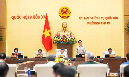 Phiên họp thứ 49 Ủy ban Thường vụ Quốc hội: Chấn chỉnh tình trạng cán bộ né tránh, sợ sai không dám làm