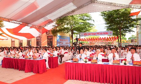Hàng triệu học sinh Hải Phòng và Quảng Ninh tham gia lễ khai giảng đặc biệt