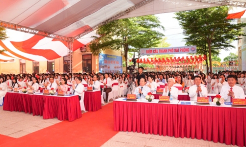 Hàng triệu học sinh Hải Phòng và Quảng Ninh tham gia lễ khai giảng đặc biệt