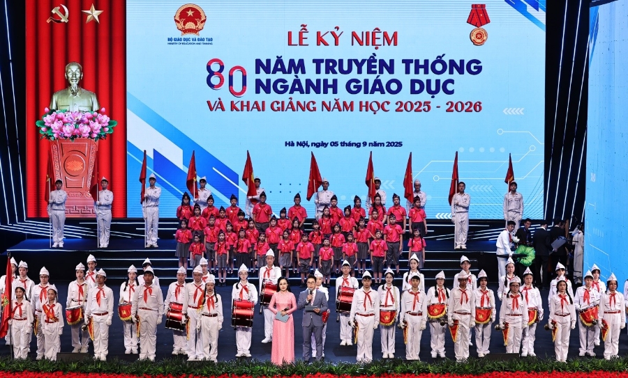 Toàn cảnh Lễ kỷ niệm 80 năm truyền thống ngành Giáo dục và khai giảng năm học 2025 - 2026.