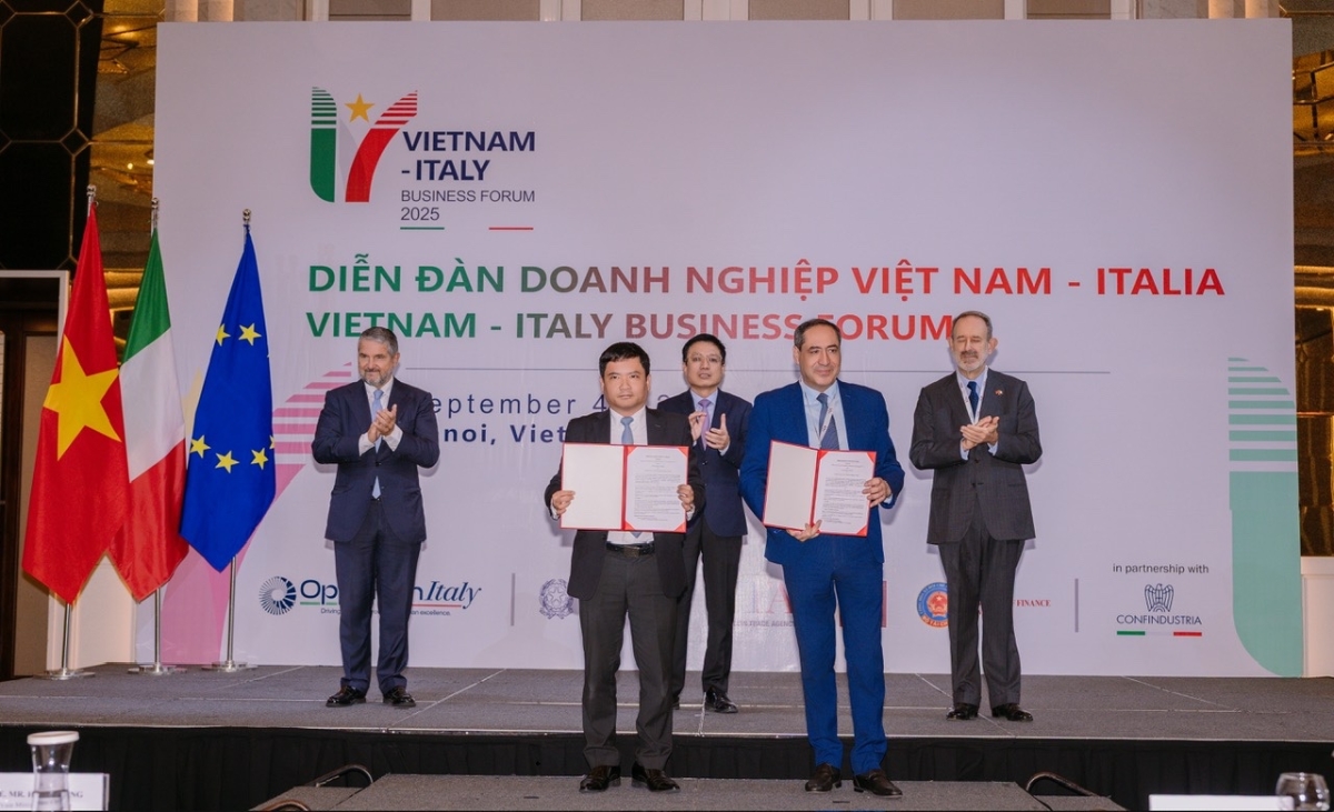 Trong khuôn khổ diễn đàn, hai bên trao đổi biên bản ghi nhớ đánh dấu hợp tác chiến lược.