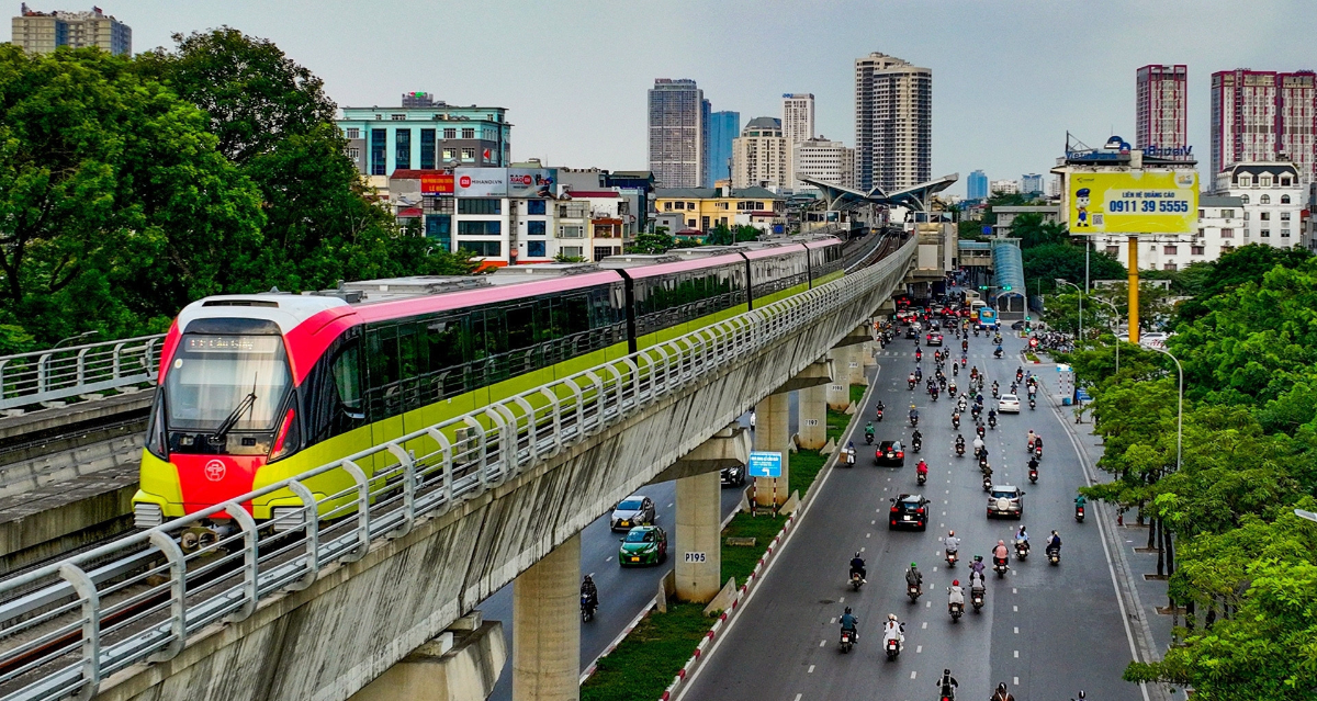 Toàn tuyến metro số 5 Văn Cao - Hòa Lạc gồm 20 nhà ga, trong đó có 6 ga ngầm, 3 ga trên cao, và 11 ga mặt đất. Ảnh minh họa.