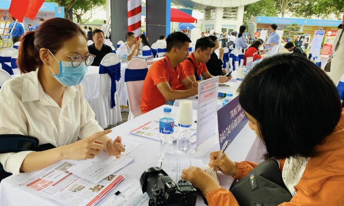 Hà Nội giải quyết việc làm cho gần 160.000 lao động trong 8 tháng