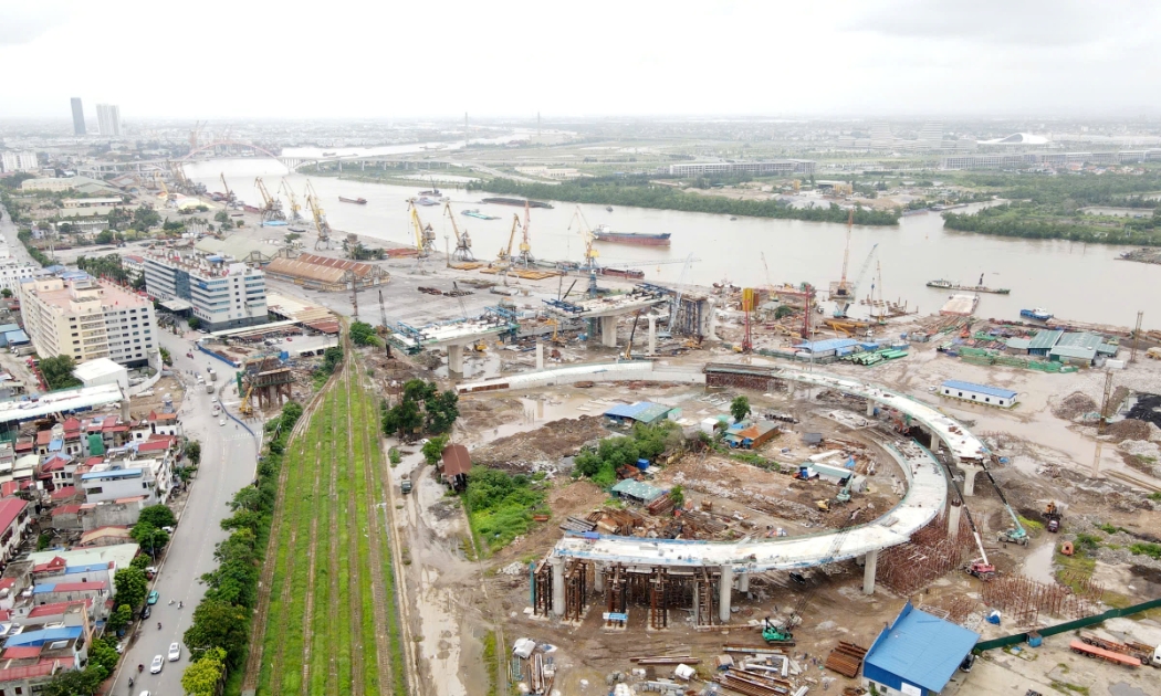 Dự án cầu Nguyễn Trãi và chình trang đô thj vùng phụ cận được xác định giải ngân chậm do vướng mắc giải phóng mặt bằng.