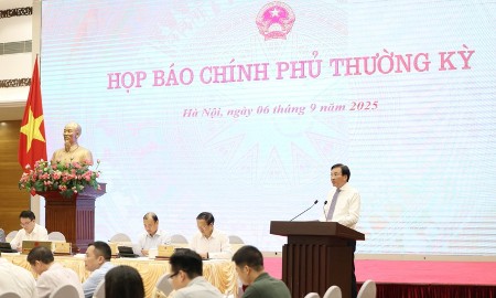 8 tháng đầu năm: Kim ngạch xuất khẩu và giải ngân vốn đầu tư công tăng cao