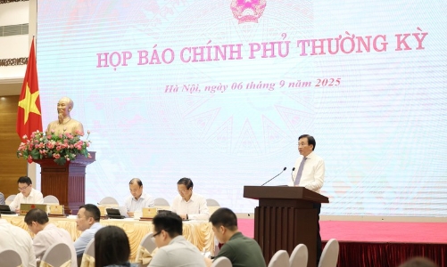 8 tháng đầu năm: Kim ngạch xuất khẩu và giải ngân vốn đầu tư công tăng cao