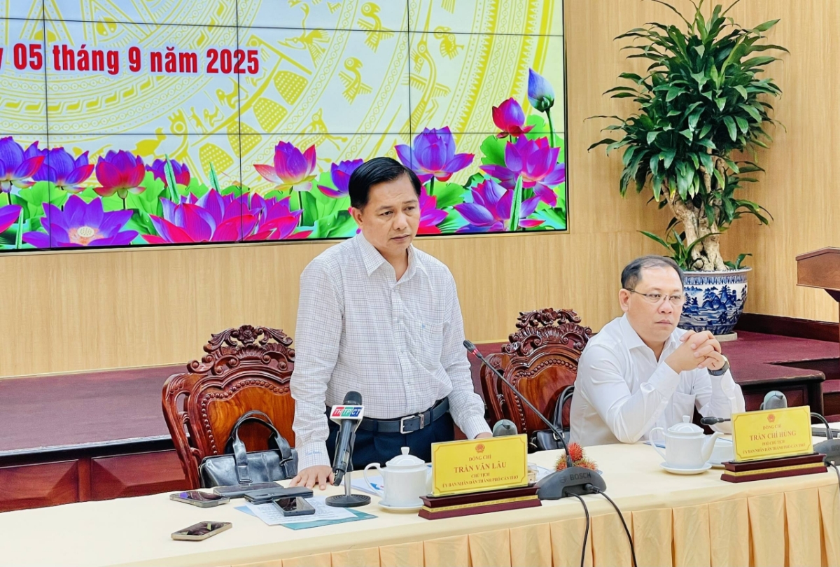 Chủ tịch UBND TP Cần Thơ Trần Văn Lâu phát biểu tại cuộc họp - Ảnh: Cổng thông tin điện tử TP Cần Thơ.