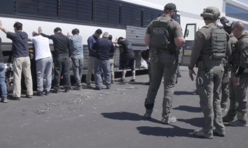 Sau vụ Hyundai, Mỹ sẽ tiếp tục truy bắt lao động nhập cư trái phép