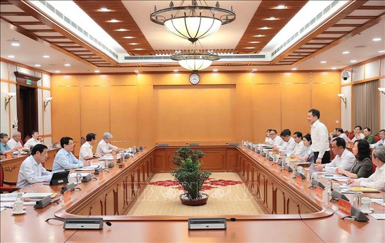 Bộ Chính trị tổ chức buổi làm việc với đại diện của 6 Ban Thường vụ Tỉnh ủy các tỉnh: Đồng Nai, Vĩnh Long, Đồng Tháp, Quảng Trị, Thái Nguyên và Phú Thọ. Ảnh: VGP