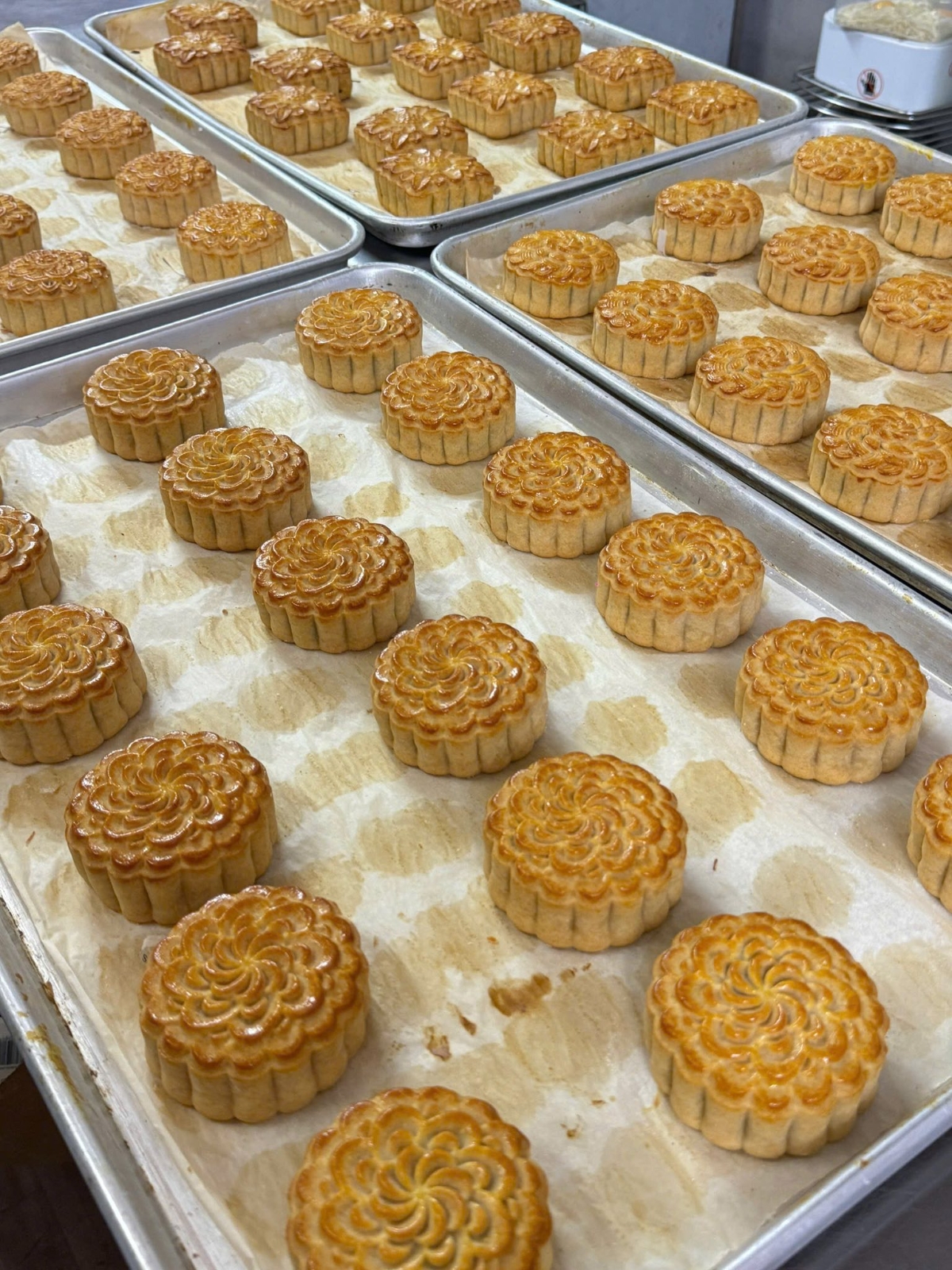 Mùa trăng 2025 chứng kiến sự giảm sút các quảng cáo bánh Trung thu “nhà làm”.