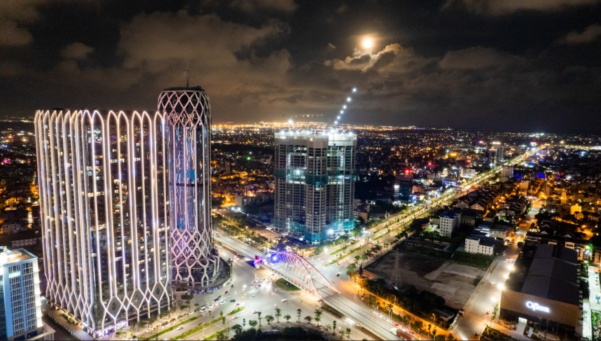 Golden Crown Hai Phong đang tiến rất gần đến cột mốc cất nóc.