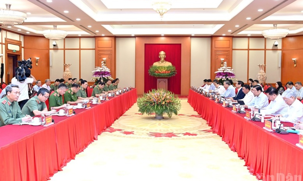 Bộ Chính trị làm việc với Ban Thường vụ Đảng ủy Công an Trung ương. Ảnh: Báo Nhân dân