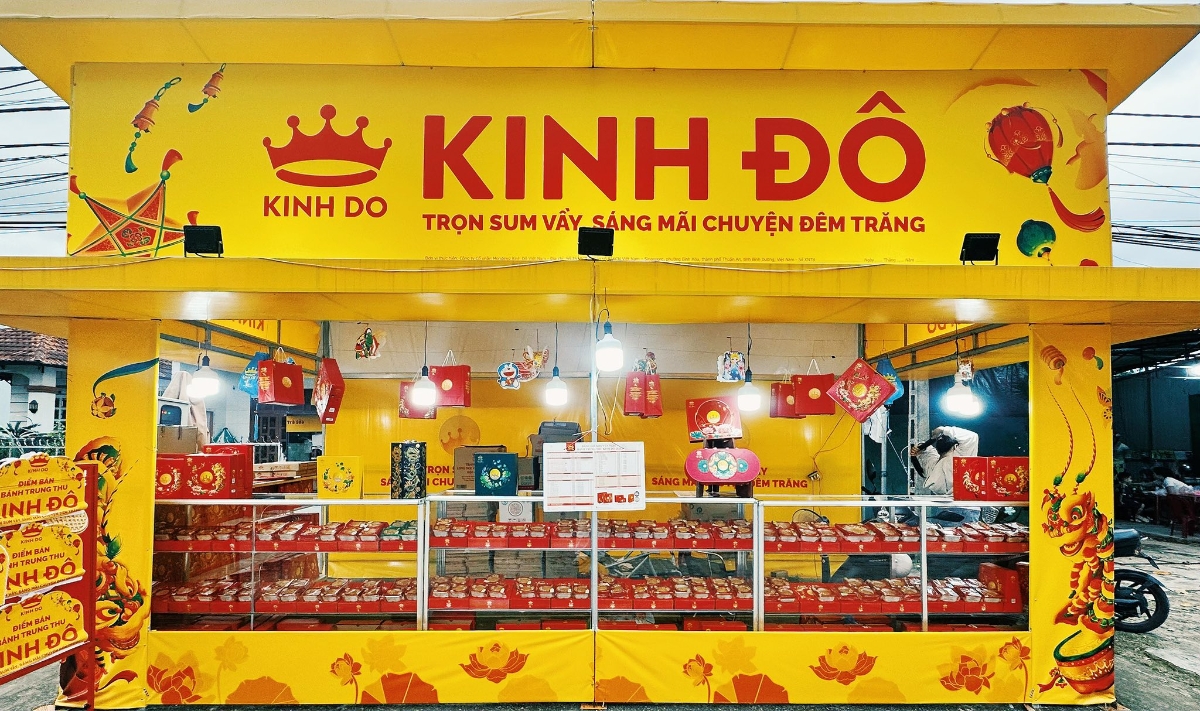 Hiện, các quầy bánh Trung thu vẫn trong tình trạng vắng khách.