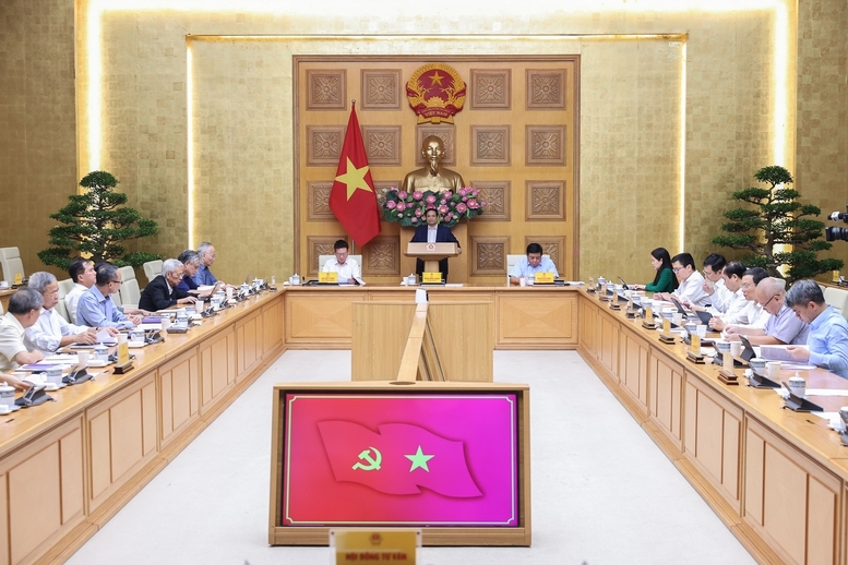 Thủ tướng Phạm Minh Chính làm việc với Hội đồng Tư vấn chính sách. Ảnh: VGP.