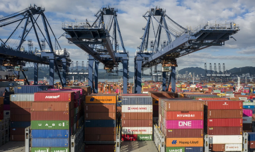 Xuất khẩu của Trung Quốc yếu nhất 6 tháng