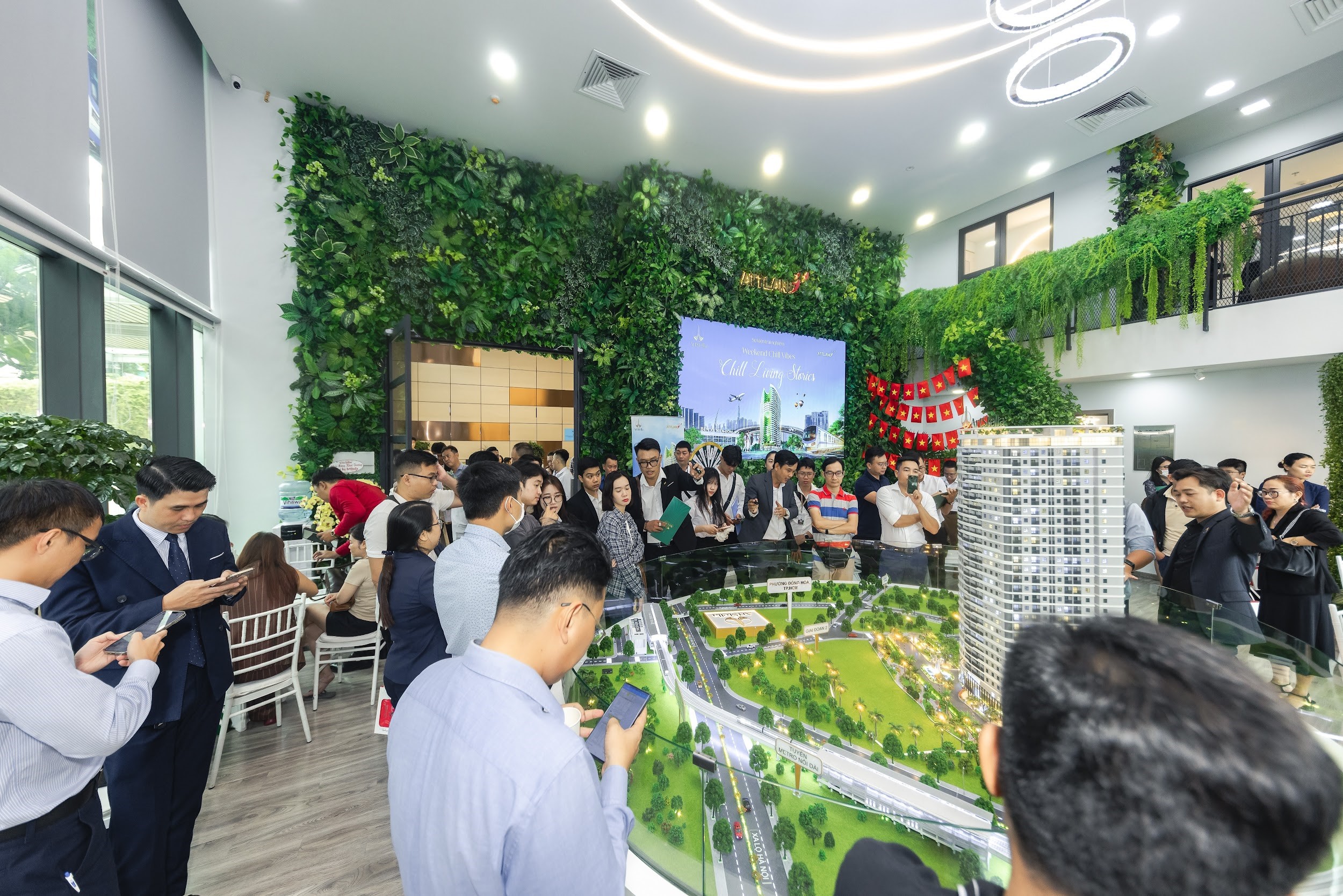 ArtStella thu hút hàng trăm khách hàng đến tham quan trải nghiệm vào mỗi cuối tuần.