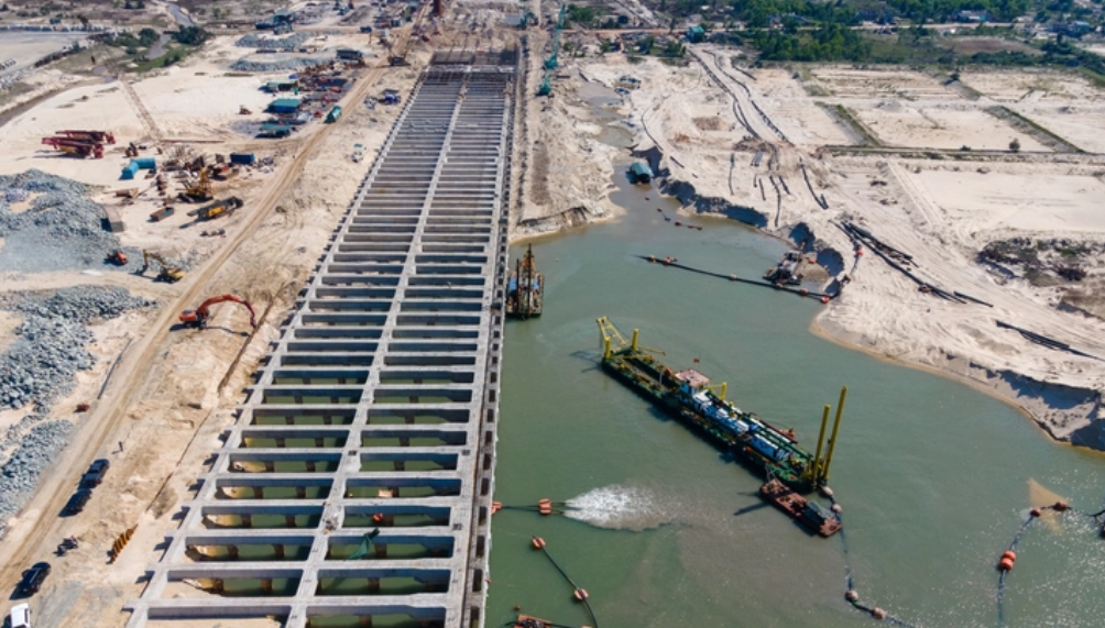 Thủ tướng yêu cầu hoàn thành cầu cảng số 1 cảng Mỹ Thủy vào tháng 11/2025.&nbsp; Ảnh:Hoàng Táo