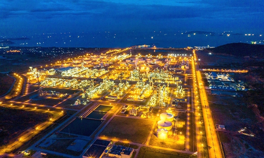 Sự phát triển nhanh của Khu kinh tế Nghi Sơn cùng các khu công nghiệp trên địa bàn Thanh Hóa đang đặt ra thách thức lớn về nhu cầu điện năng. 