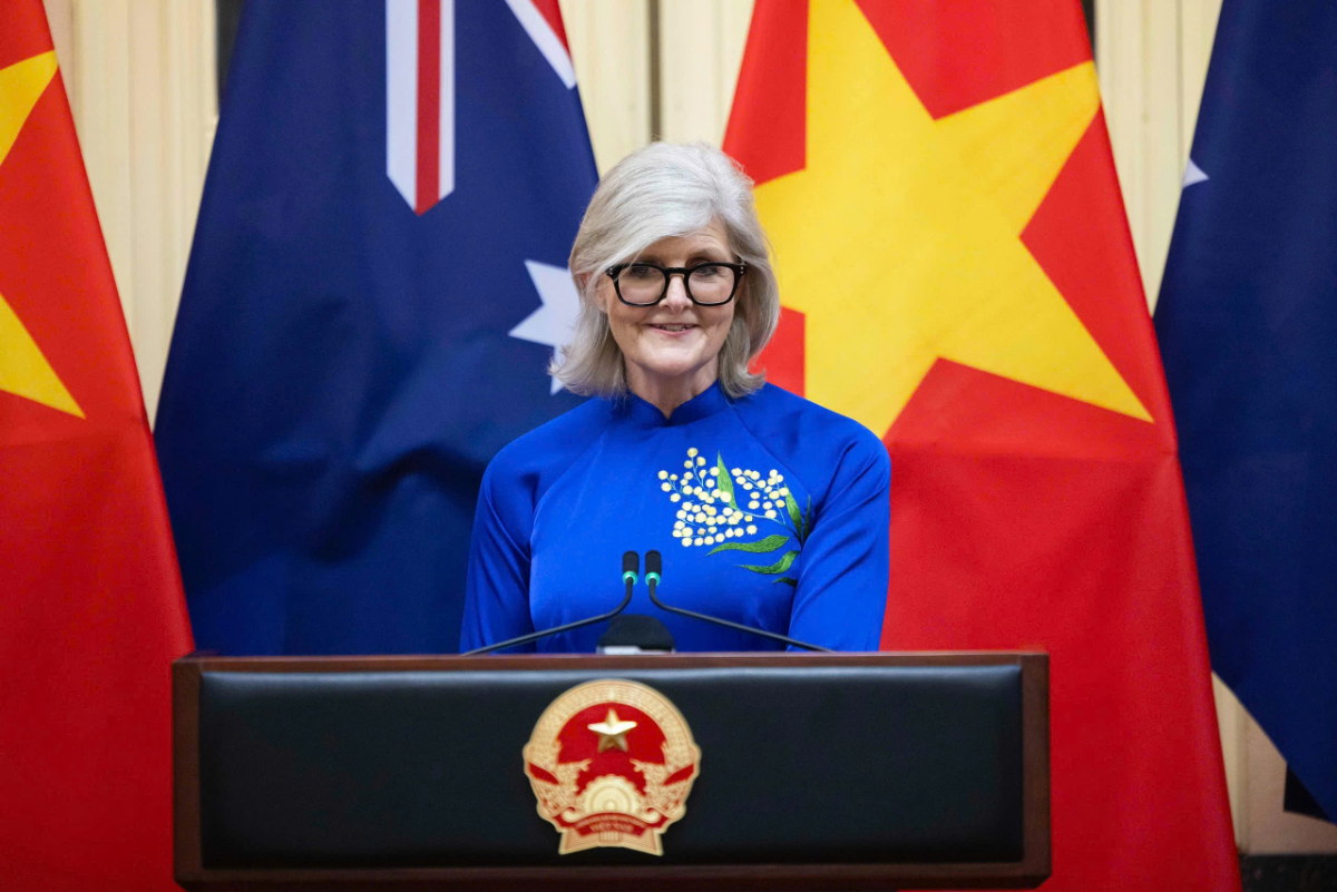 Toàn quyền Australia Sam Mostyn phát biểu trong buổi chiêu đãi do Chủ tịch nước Lương Cường chủ trì. Ảnh: ĐSQ Australia.