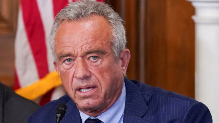 Bộ trưởng Y tế Mỹ Robert F Kennedy Jr - Ảnh: Reuters