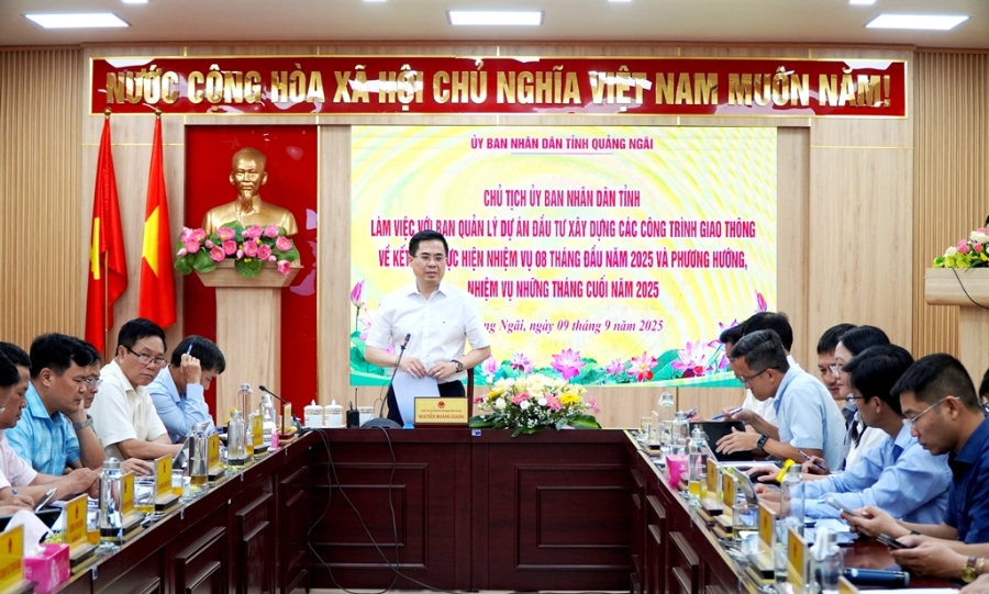 Chủ tịch UBND tỉnh Quảng Ngãi Nguyễn Hoàng Giang phát biểu tại buổi làm việc - Ảnh: Cổng thông tin điện tử tỉnh Quảng Ngãi. 