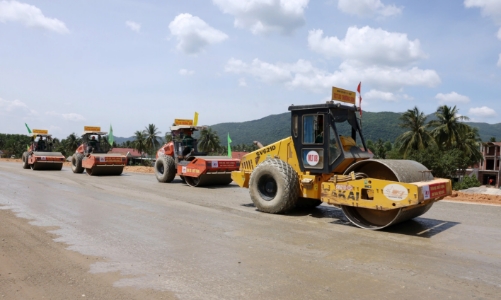 Lãnh đạo Bộ Xây dựng yêu cầu đẩy mạnh giải ngân tối thiểu 95% vốn đầu tư công năm 2025