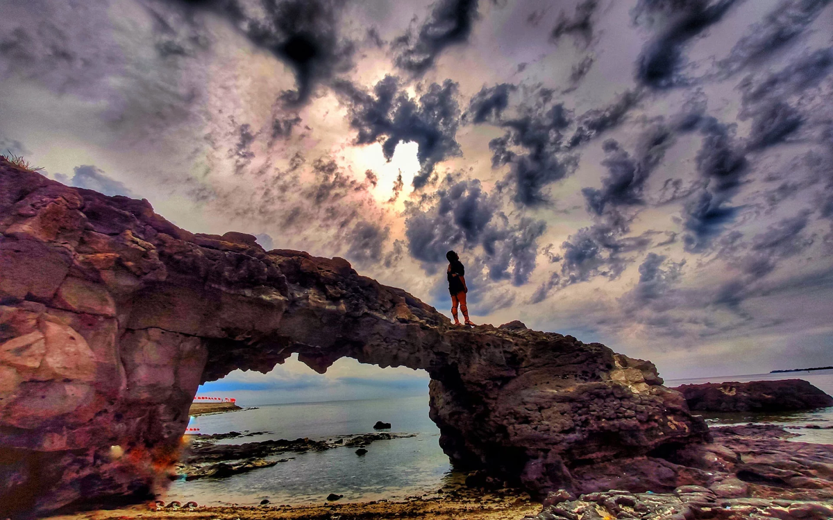 Cổng Tò Vò là một phần quan trọng trong chuỗi di sản địa chất và văn hóa tại đảo Lý Sơn.