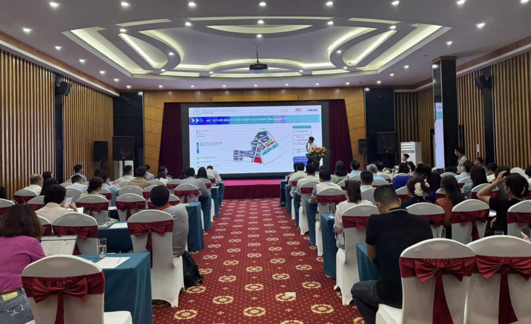 Toàn cảnh sự kiện