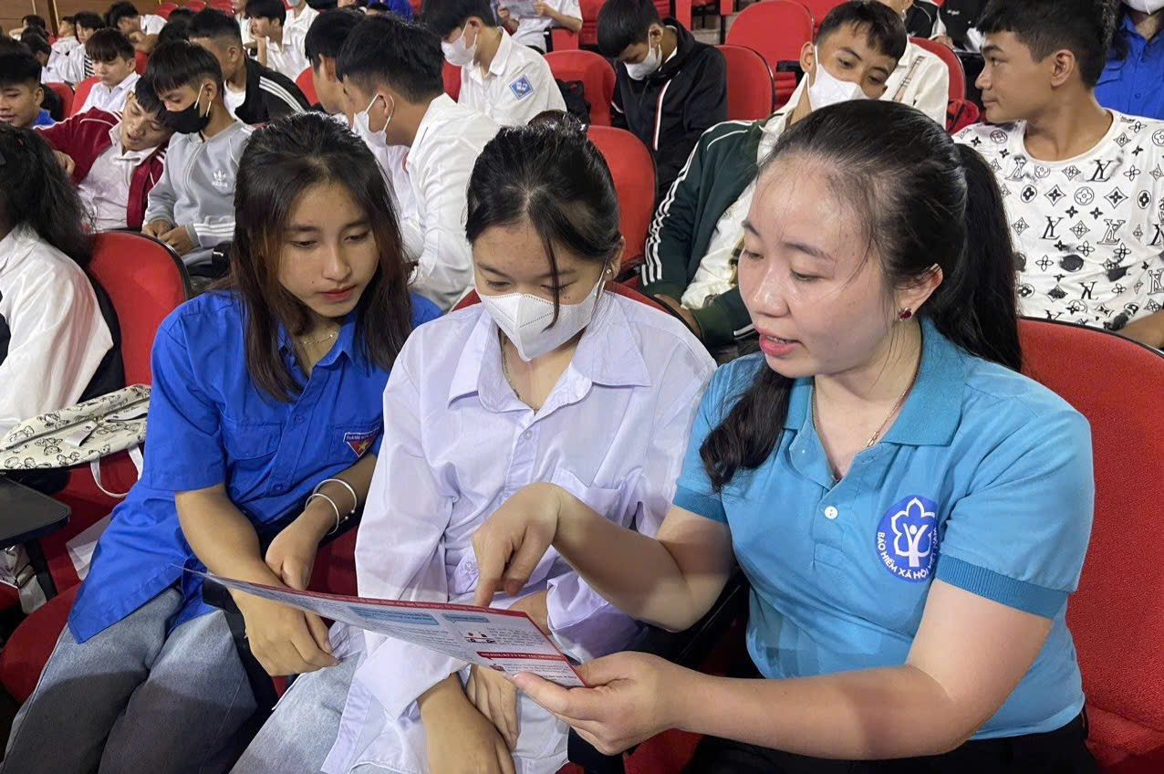 Thông tin về quyền lợi bảo hiểm y tế cho học sinh. Ảnh: Duy Nguyễn.