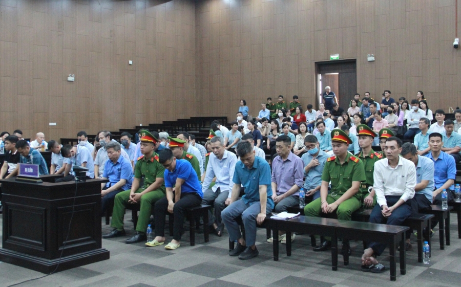 Các bị cáo tại tòa.
