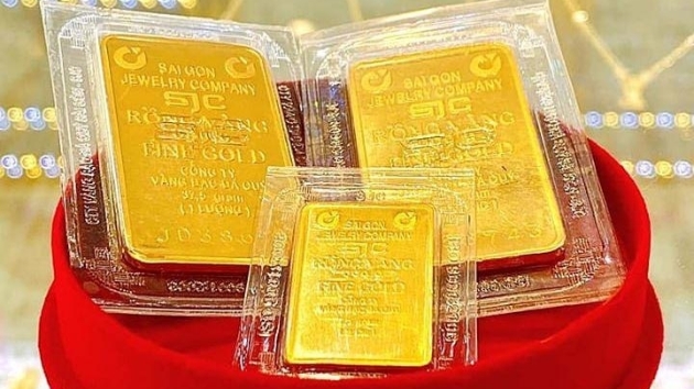 Gold prices continue to slide in domestic market