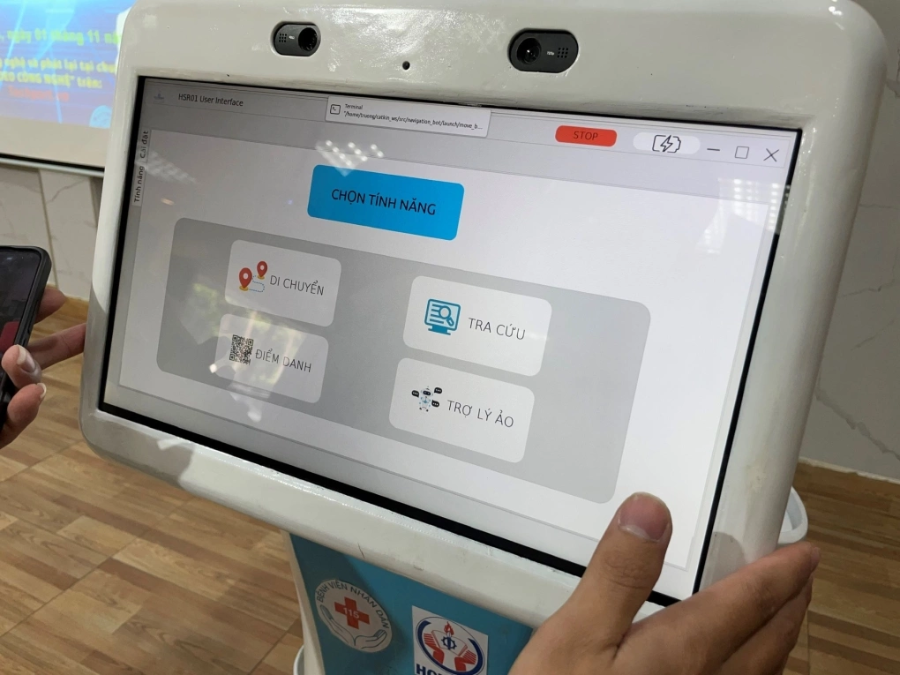 Giao diện các chức năng của robot do nhóm giảng viên, sinh viên trường Đại học Sư phạm Kỹ thuật TP.HCM nghiên cứu.
